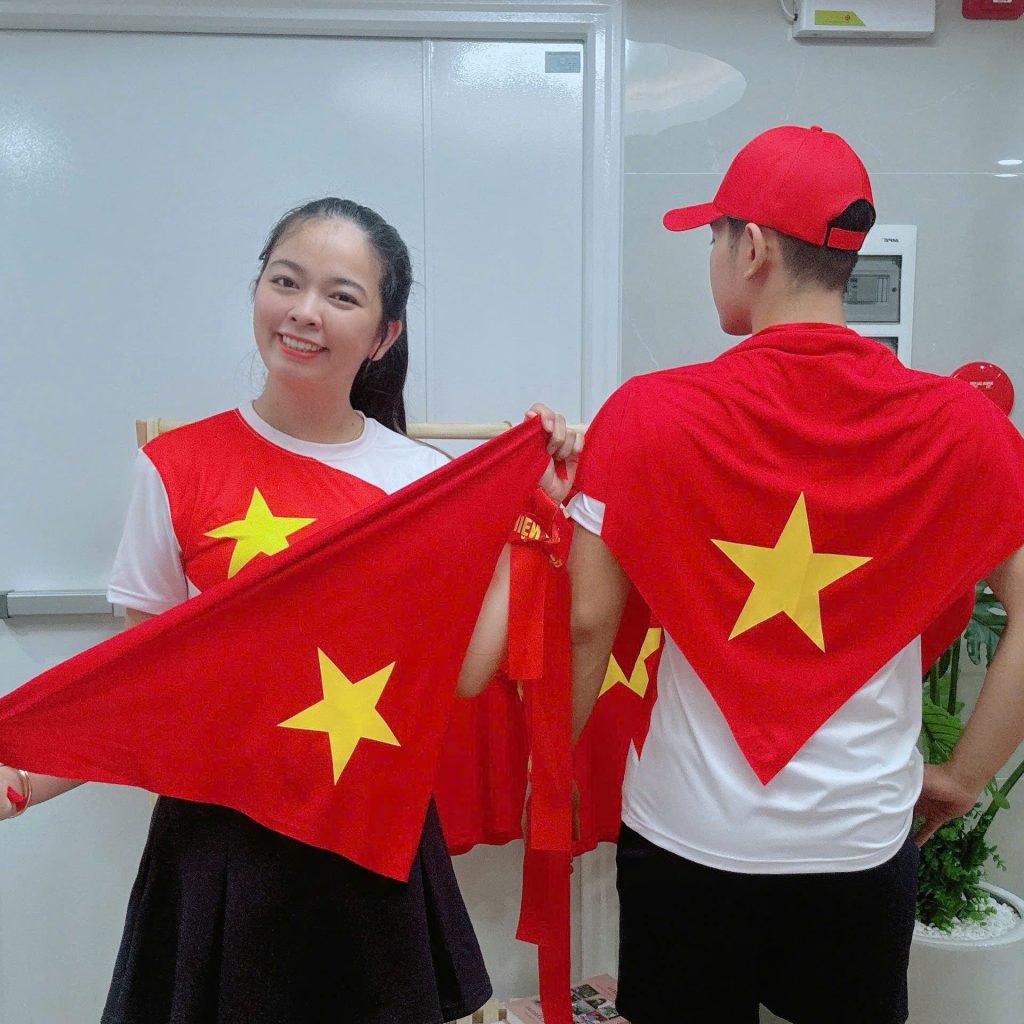 ao thun + quan dui 30/04